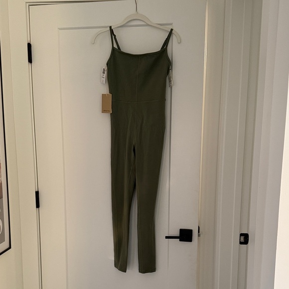 NWT Aritzia Olive Green Women's Jumpsuit - Picture 1 of 3